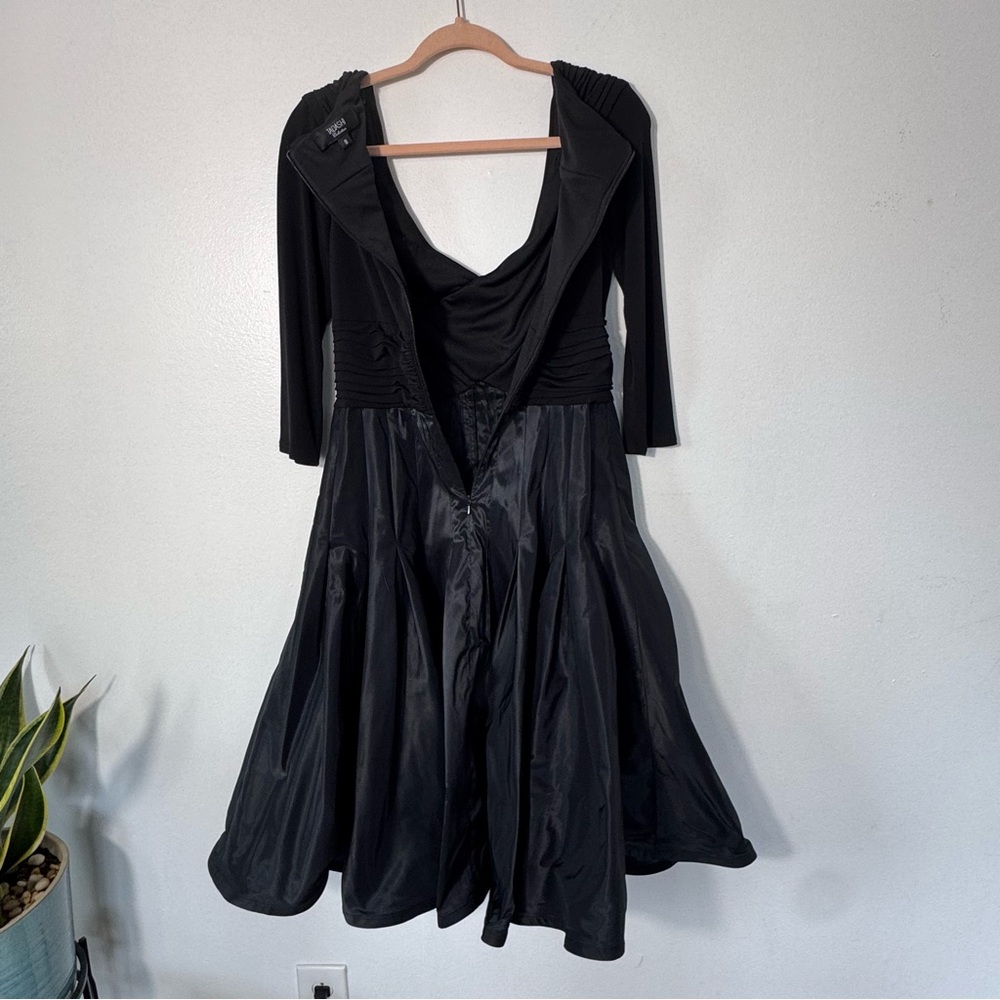 Tadashi Shoji Elegant Black Ruched Bodice Fit & Flare Silk Cocktail Dress Sz 8 - Picture 9 of 11